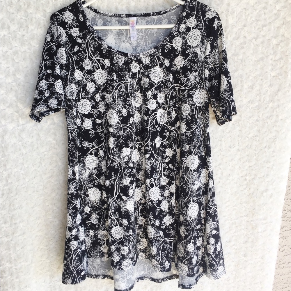 Lularoe perfect T!!